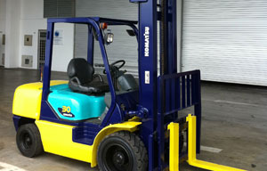 Komatsu FD30-12 — Diesel forklift available from Merah Engineering Singapore