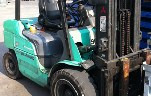 Mitsubishi FD30NT — Diesel forklift available from Merah Engineering Singapore